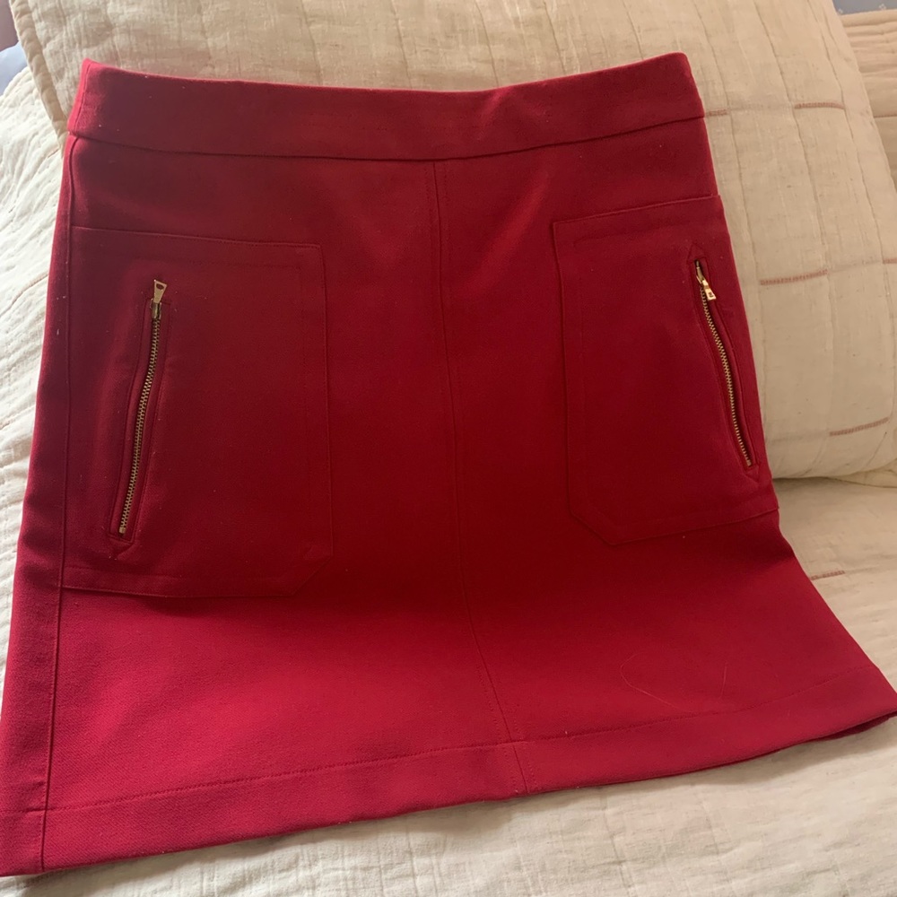 Q above the knee burgundy loft skirt